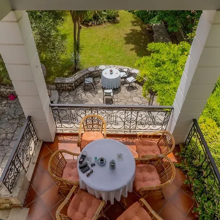 Aspro Stone Mansion In The Area Of Lefkada Apartment Asprogerakata