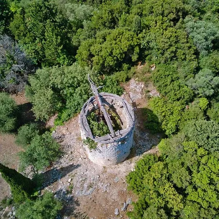 Apartment Aspro Stone Mansion In The Area Of Lefkada Asprogerakata